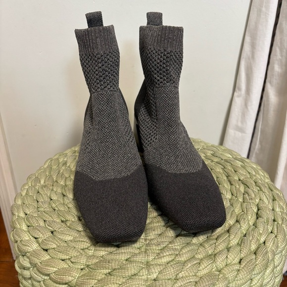 VIVAIA Melissa Lace Gray Square-Toe Perforated Knit Pull On Heeled Ankle Boots - Picture 9 of 16